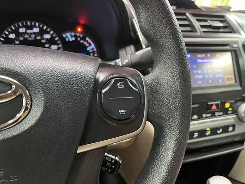 Used 2012 Toyota Camry LE FWD image 13