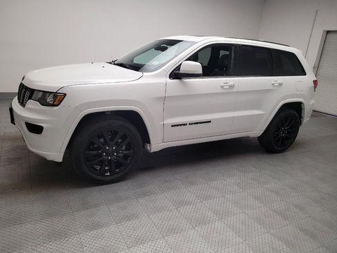 Used 2019 Jeep Grand Cherokee Altitude RWD image 2