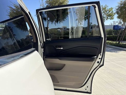 Used 2016 Honda Pilot LX image 14