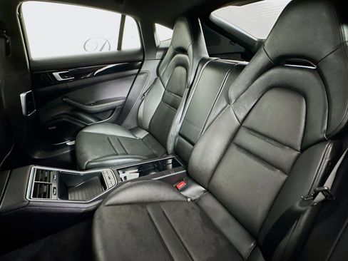 Used 2018 Porsche Panamera 4 image 23