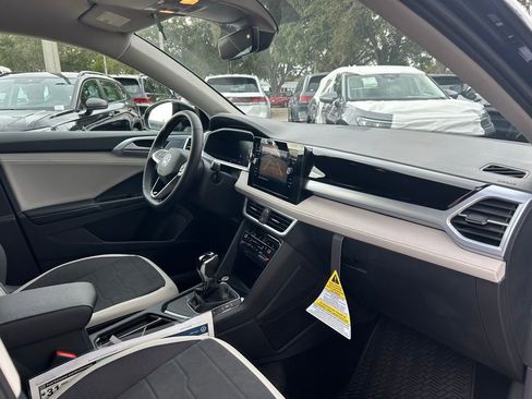 New 2026 Volkswagen Taos SE FWD image 45