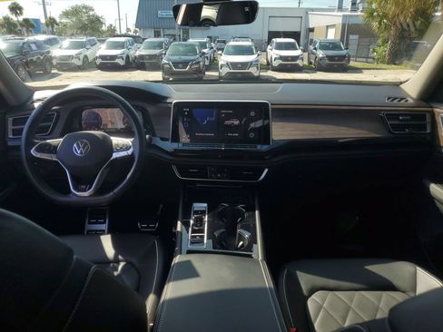 Used 2024 Volkswagen Atlas SEL Premium R-Line AWD/4WD image 21