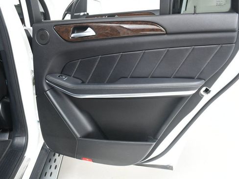 Used 2014 Mercedes-Benz GL 450 4MATIC image 25