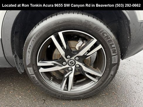 Used 2024 Volvo XC40 B5 Core image 10