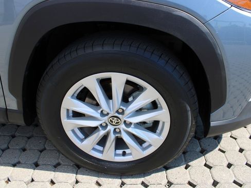 Used 2022 Toyota Corolla Cross LE w/ Black Badges Package (TMS) FWD image 13