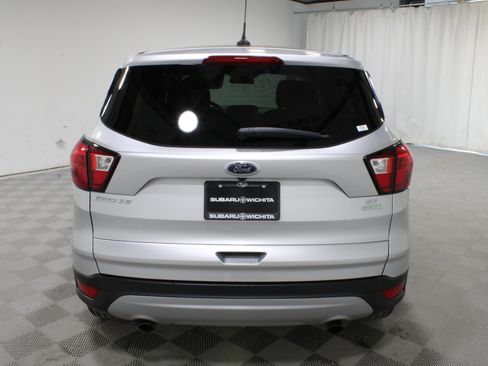 Used 2019 Ford Escape SE FWD image 4
