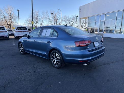 Used 2017 Volkswagen Jetta SE image 7