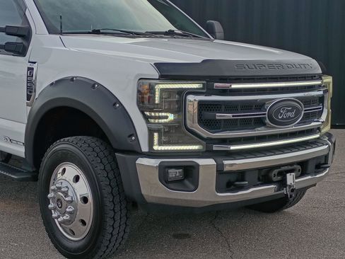 Used 2022 Ford F550 4x4 Crew Cab Super Duty w/ XLT Value Package image 3