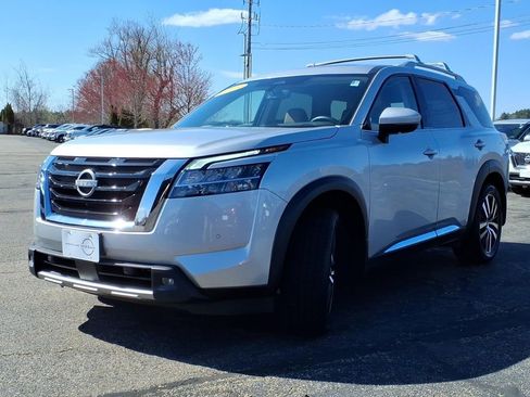 Certified 2023 Nissan Pathfinder Platinum AWD/4WD image 6