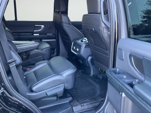 Used 2025 Ford Expedition Platinum w/ Stealth Performance Package AWD/4WD image 44
