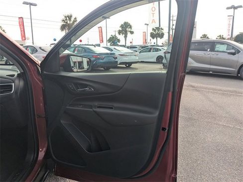 Used 2021 Chevrolet Equinox LT image 31