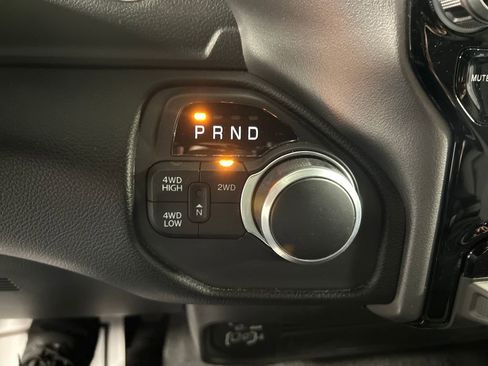 Used 2024 RAM 2500 Big Horn w/ Sport Appearance Package image 19