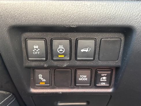 Used 2019 Nissan Pathfinder Platinum AWD/4WD image 33