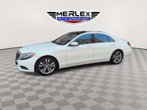 Used 2017 Mercedes-Benz S 550 4MATIC Sedan w/ Premium Package image 4