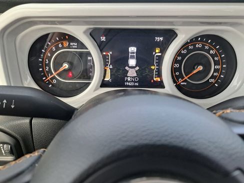 Used 2024 Jeep Gladiator Sport image 12
