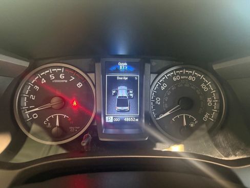 Used 2021 Toyota Tacoma TRD Off-Road AWD/4WD image 11