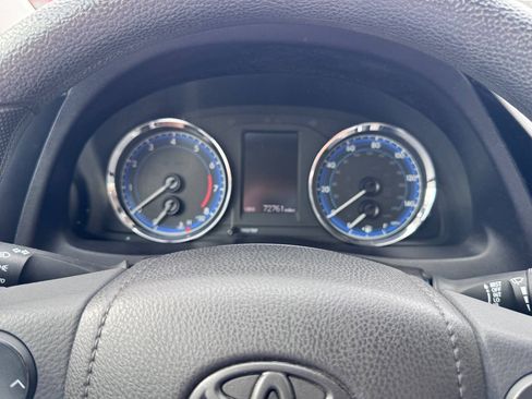 Used 2017 Toyota Corolla LE FWD image 19