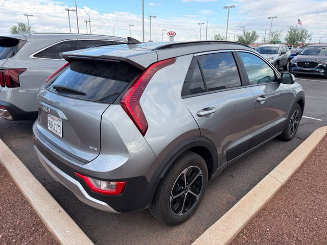 Certified 2025 Kia Niro LX FWD image 4