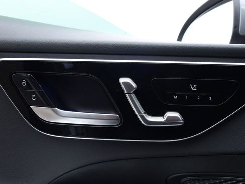 Used 2024 Mercedes-Benz C 300 Sedan image 29