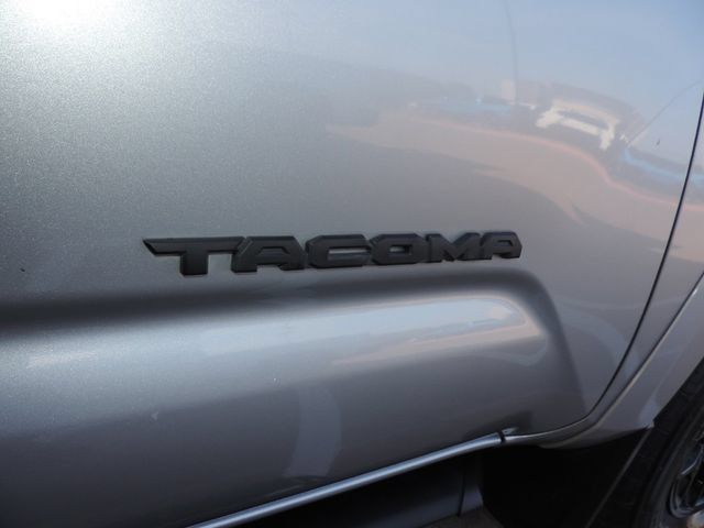 Used 2020 Toyota Tacoma SR5 RWD image 22