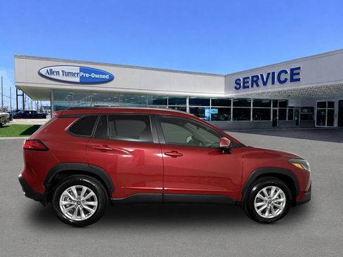 Used 2024 Toyota Corolla Cross LE AWD/4WD image 9
