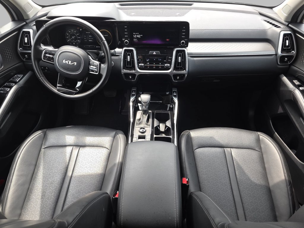 Used 2023 Kia Sorento SX AWD/4WD image 11