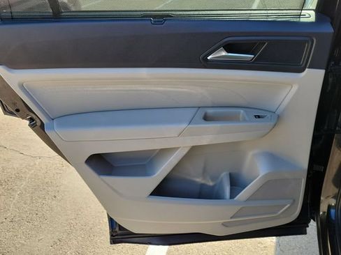 Used 2023 Volkswagen Atlas SEL AWD/4WD image 16