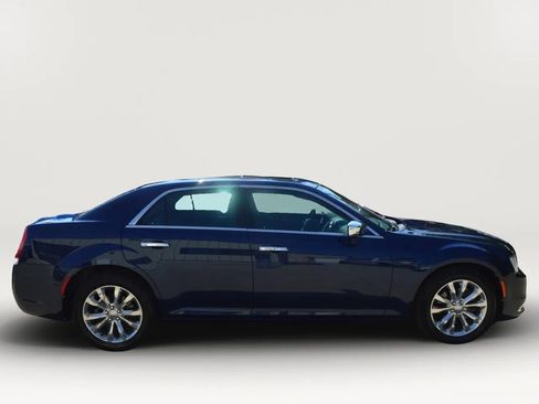 Used 2017 Chrysler 300 C AWD/4WD image 13
