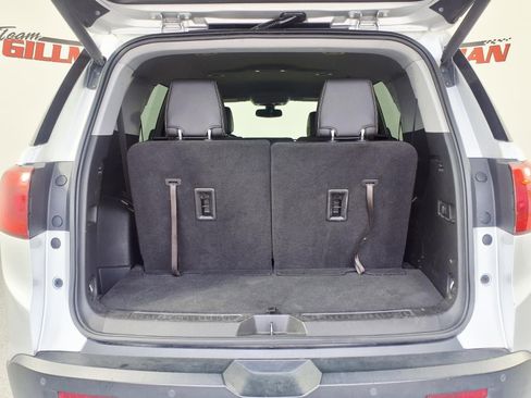 Used 2019 GMC Acadia SLT w/ LPO, Floor Liner Package FWD image 8