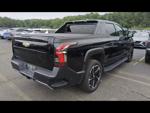 Used 2026 Chevrolet Silverado EV LT AWD/4WD image 7