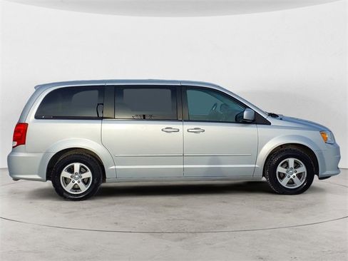 Used 2012 Dodge Grand Caravan SE image 6