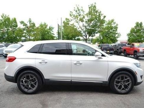 Used 2016 Lincoln MKX Reserve w/ Climate Package AWD/4WD image 5