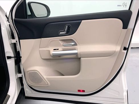 Used 2026 Mercedes-Benz GLA 250 image 10