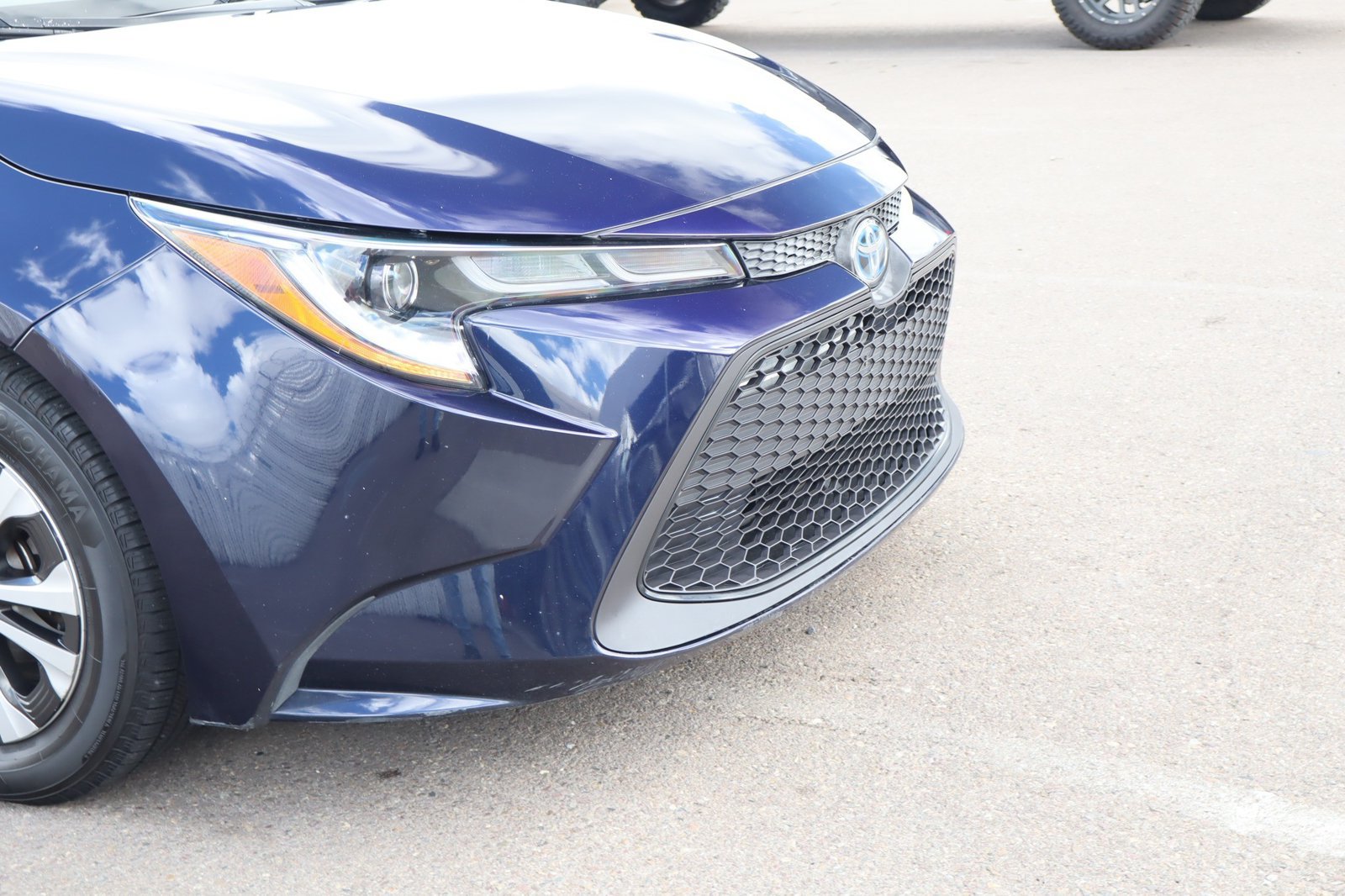 Used 2022 Toyota Corolla LE w/ Premium Interior Package FWD image 9