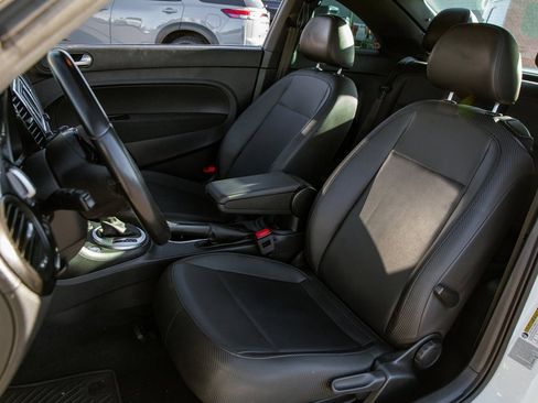 Used 2018 Volkswagen Beetle 2.0T S image 12