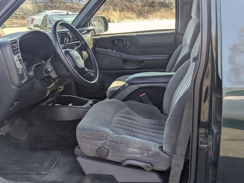 Used 2002 Chevrolet Blazer LS w/ Preferred Equipment Group image 20