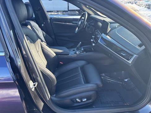 Used 2020 BMW 530e w/ Convenience Package image 32