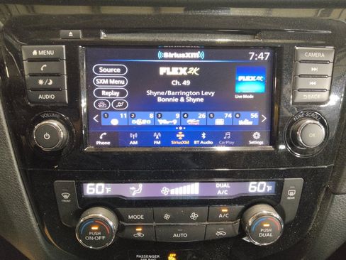 Used 2020 Nissan Rogue SV AWD/4WD image 25