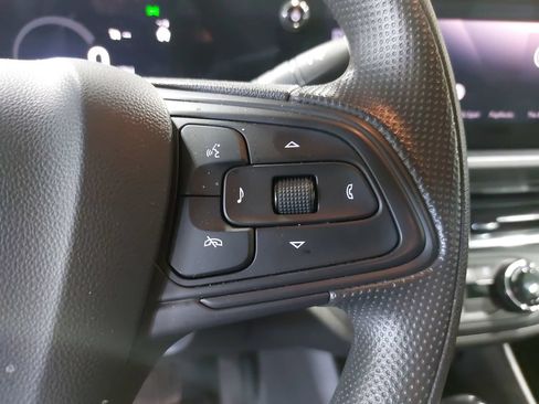 Used 2025 Buick Envista Preferred FWD image 17