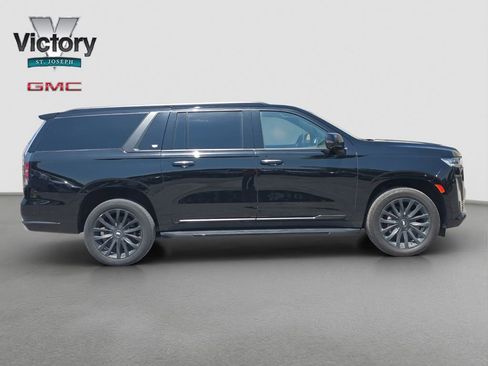 Used 2022 Cadillac Escalade ESV Premium Luxury RWD image 19