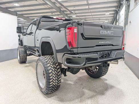 Used 2024 GMC Sierra 2500 Denali Ultimate AWD/4WD image 5