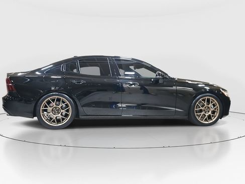 Used 2019 Volvo S60 T5 R-Design image 4