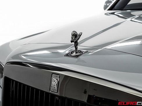 Used 2022 Rolls-Royce Cullinan Black Badge w/ Dark Exterior Package image 11