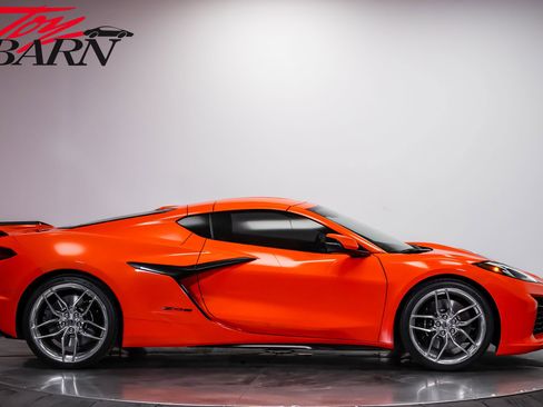 Used 2025 Chevrolet Corvette Z06 w/ Stealth Interior Trim Package RWD image 14
