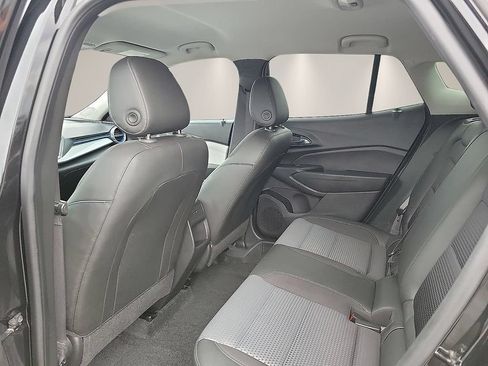 Used 2024 Chevrolet Trax LT FWD image 8