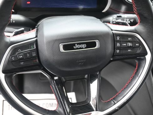 Used 2022 Jeep Grand Cherokee Trailhawk AWD/4WD image 18