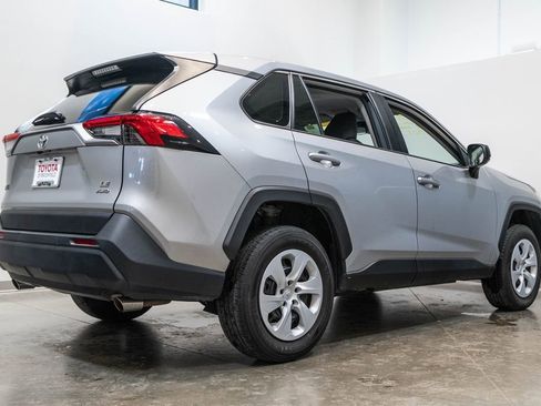 Used 2024 Toyota RAV4 LE AWD/4WD image 9