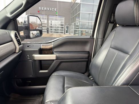 Used 2022 Ford F250 Lariat w/ Chrome Package image 15