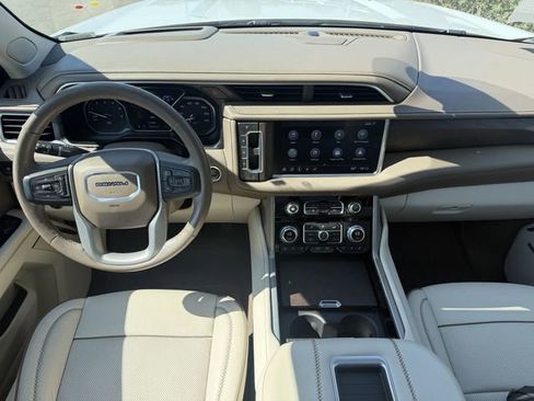 Used 2021 GMC Yukon Denali w/ Denali Premium Package RWD image 9
