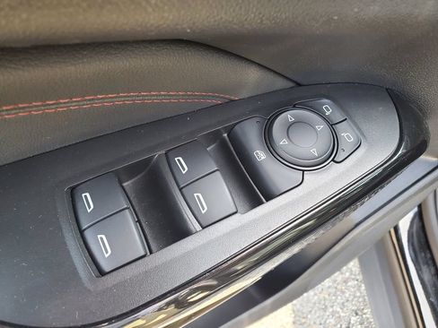 Used 2024 Chevrolet Trax RS w/ Driver Confidence Package FWD image 22
